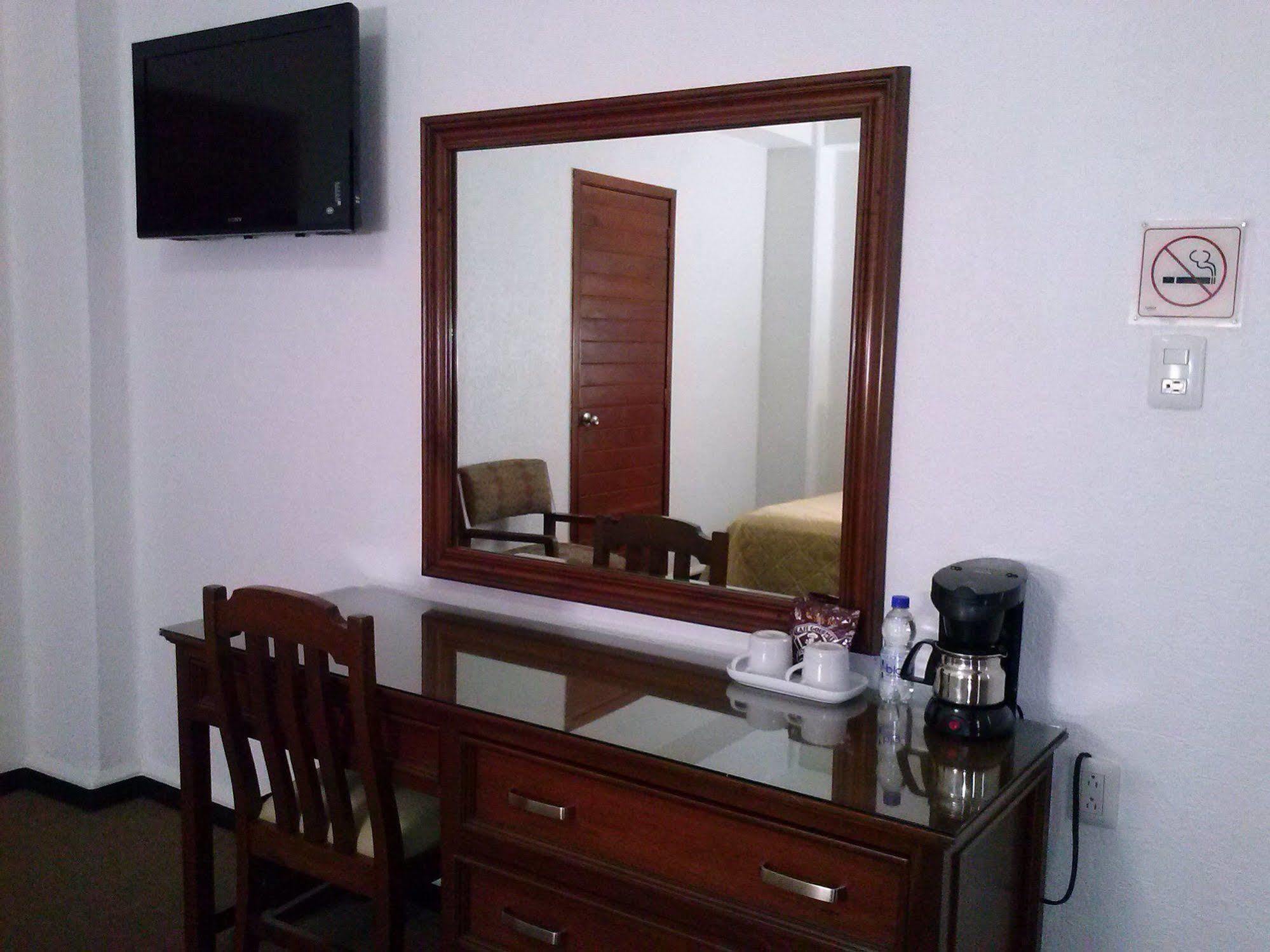 Capital O Florida Tuxpan, Veracruz Tuxpan  エクステリア 写真